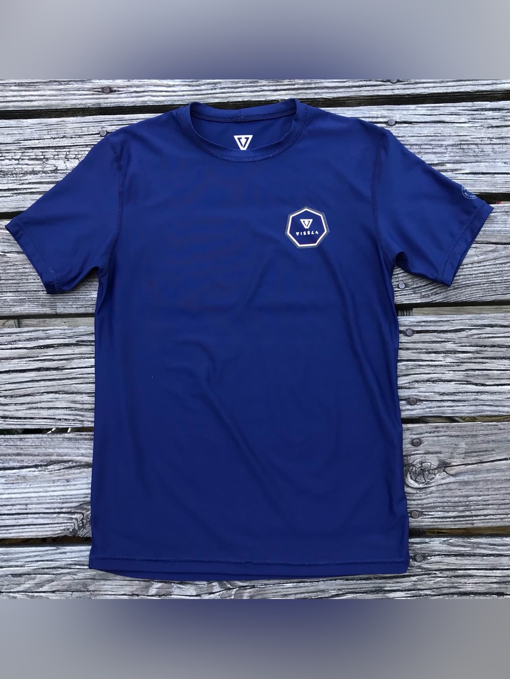 Mens M VISSLA Navy Blue Swim Top Rash Guard Spring Wetsuit Tshirt Beach Pool